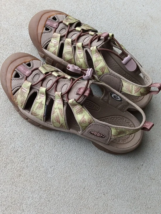Keens Outdoor Sandal - Smokey The Bear Special Edition - Picture 2 of 14